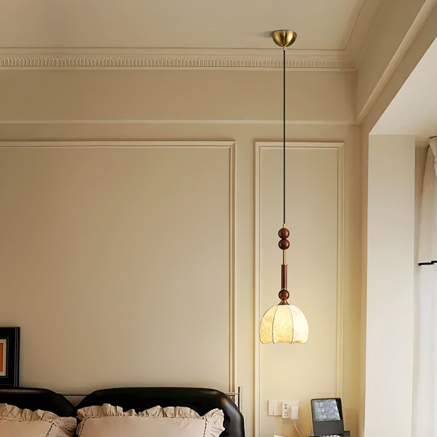 RomaLumière – Suspension Élégante Italienne en Verre | Design Vintage | Bois & Laiton