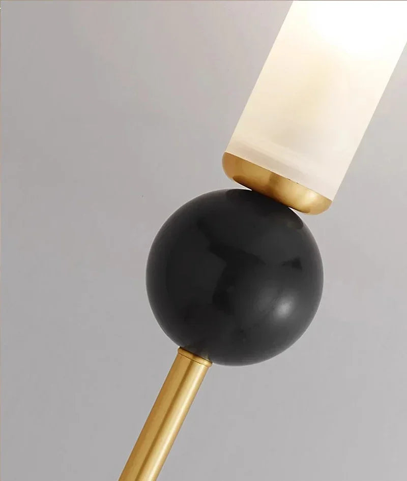 Lampe Murale Élégante – Simplicité moderne, matériaux nobles