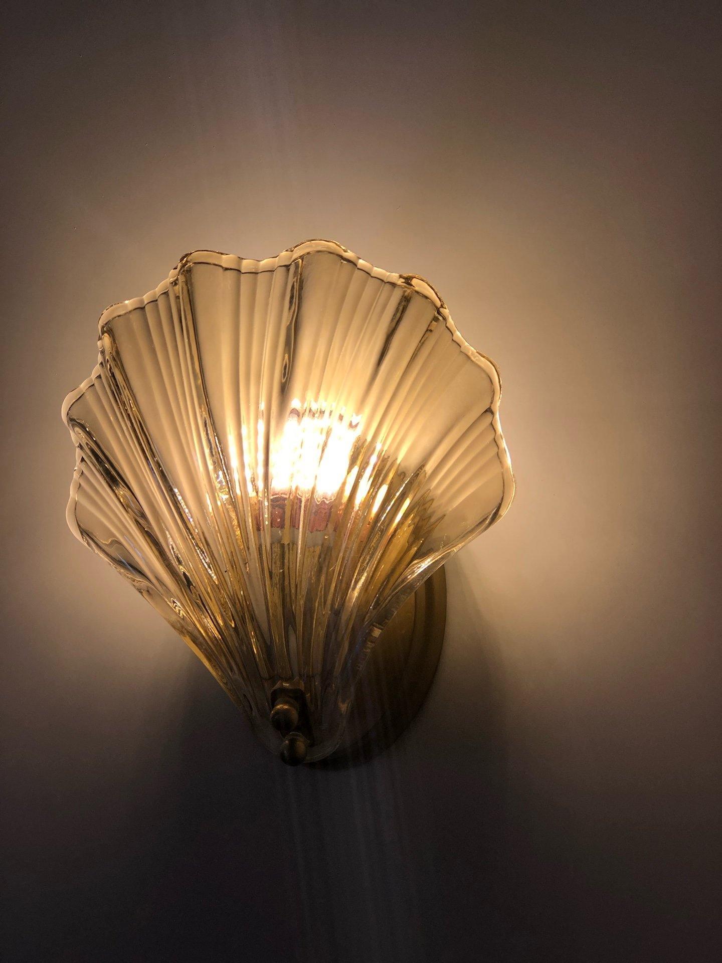 Shell Light - Lampe murale design en coquillage