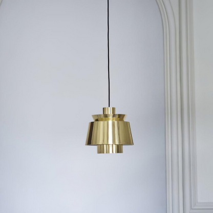 OrionGlow – Suspension Élégante en Lumière