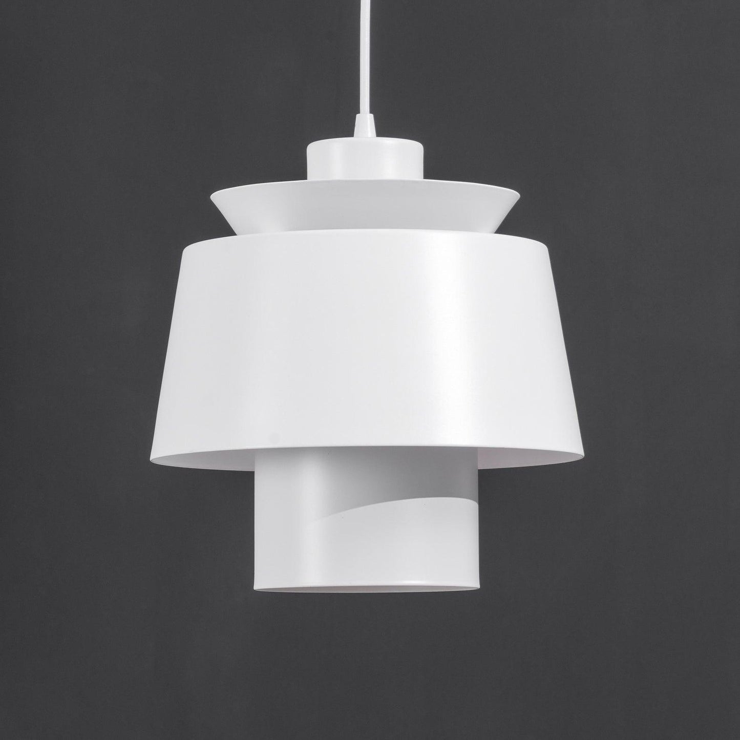 OrionGlow – Suspension Élégante en Lumière