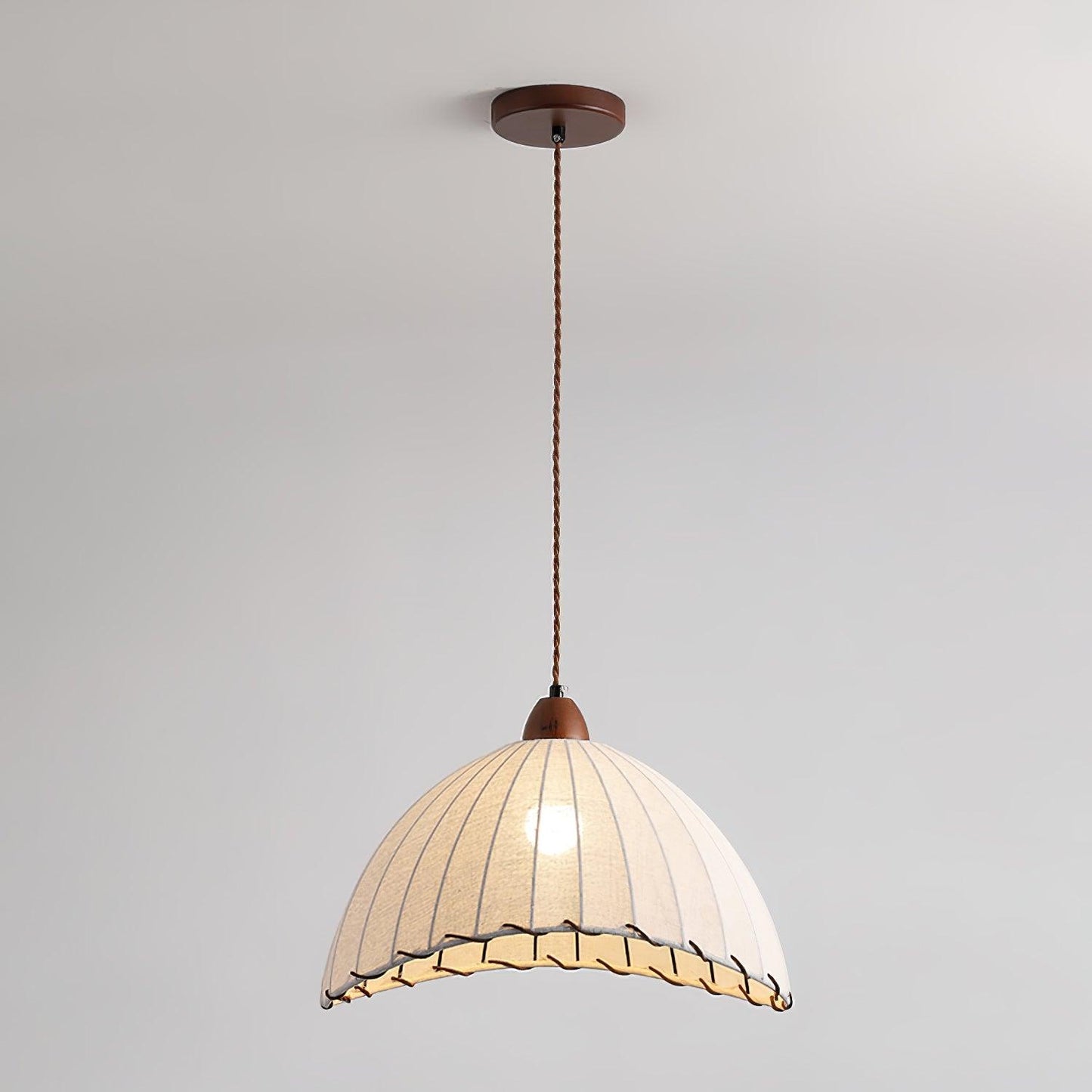 WoodLumière – Suspension Élégante en Bois