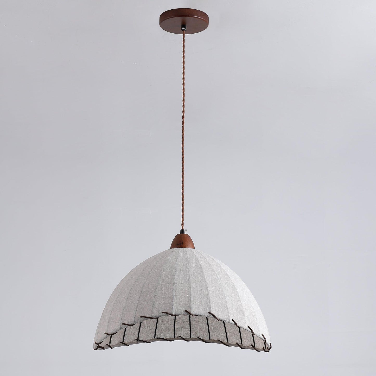 WoodLumière – Suspension Élégante en Bois