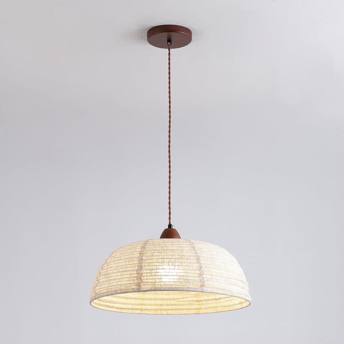 WoodLumière – Suspension Élégante en Bois