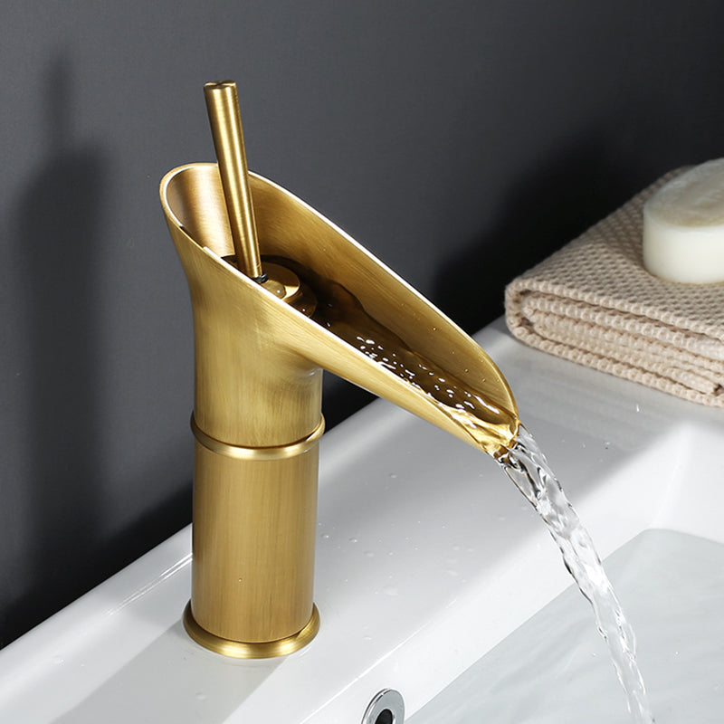 Antique Waterfall – Robinet Cascade pour Salle de Bain | Style Rétro en Laiton