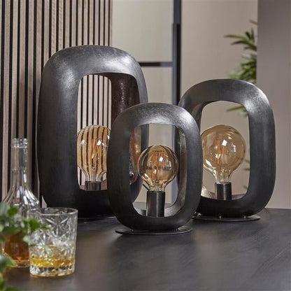 SelmaLamp – Lampe de Table Design en Nickel Noir | Style Industriel Élégant