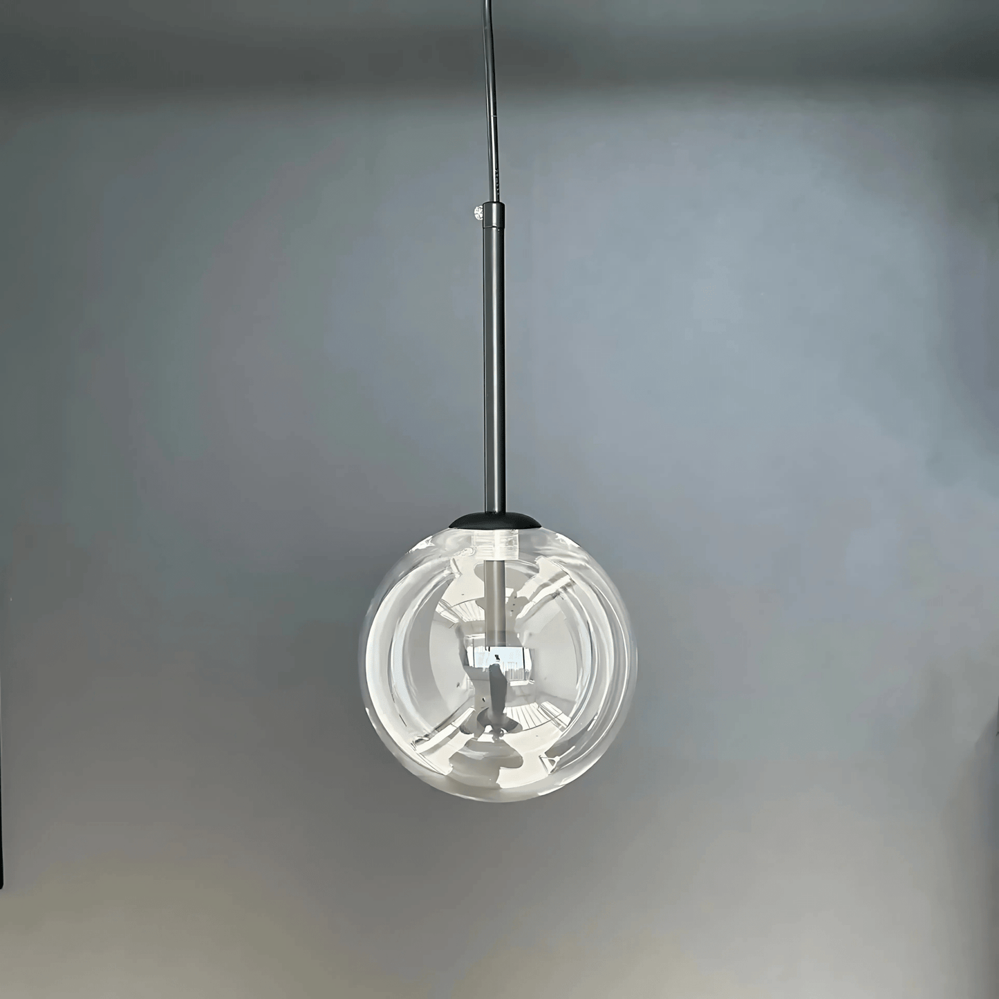 Suspension Élégante avec Globe en Verre