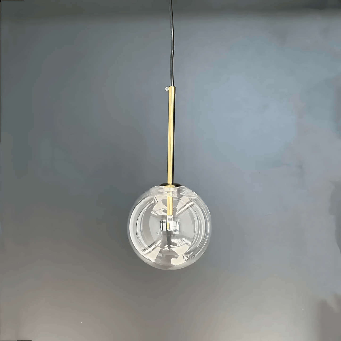 Suspension Élégante avec Globe en Verre