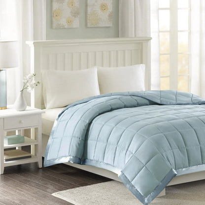Couvre-lit en Bleu Prospect – Alternative Légère en Duvet avec Bord Satiné