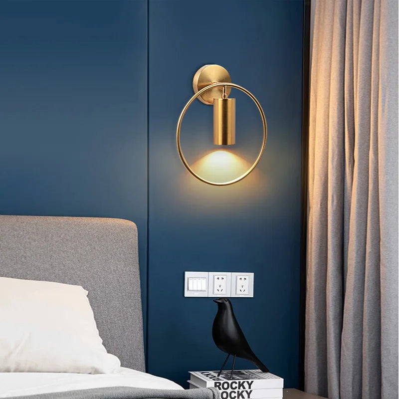 OpulentGlow - Lampe murale luxueuse et raffinée