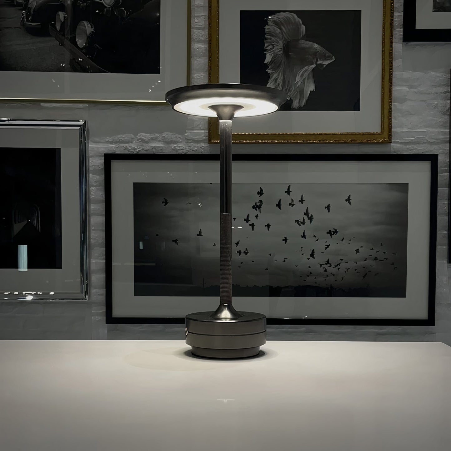 LumenArt - Lampe de Table Élégante de Thomas